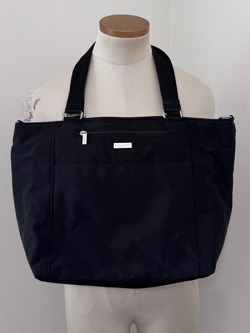 Baggallini Avenue Black Nylon Tote Shoulder Bag